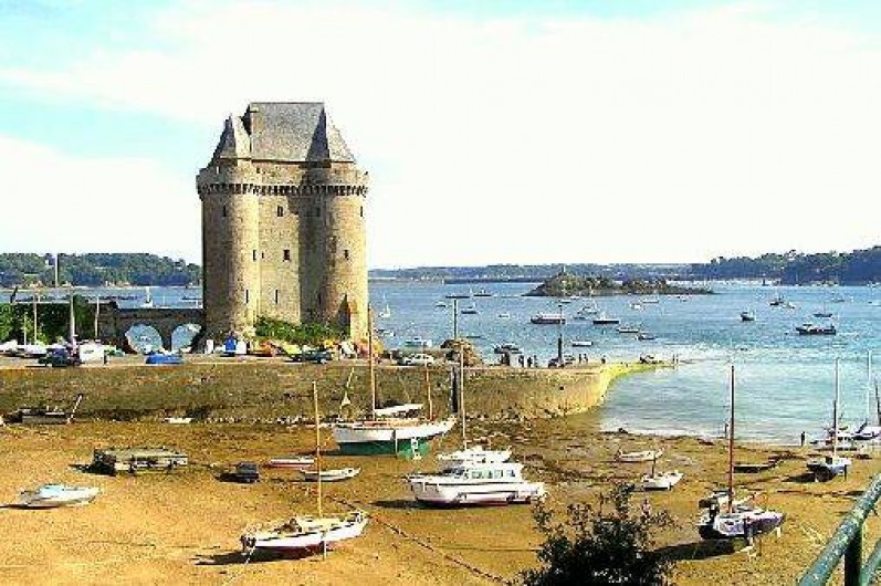 Location de vacances - Villa à Cancale - St-Malo: La Tour Solidor, musée des cap-horniers.