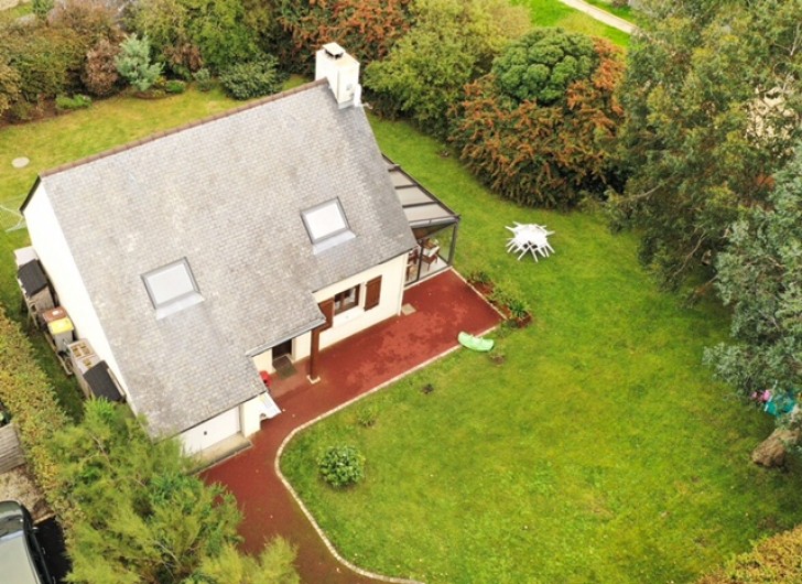 Location de vacances - Villa à Cancale - Vue de drone avant l'installation des panneaux photovoltaïques.