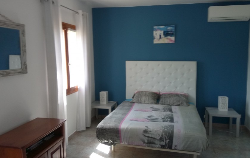 Location de vacances - Appartement à La Londe-les-Maures - lit double king size  160 x 200 cm + climatisation
