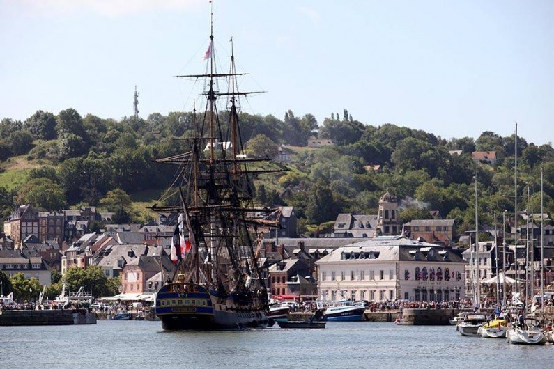 Location de vacances - Appartement à Honfleur - Arrivée de L'Hermione