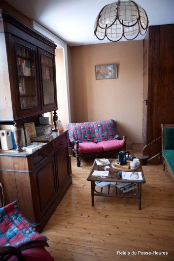 Location de vacances - Chambre d'hôtes à Cenans - Coin lecture