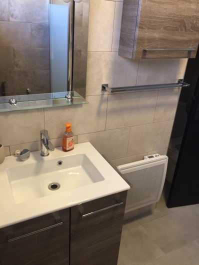 Location de vacances - Appartement à Bormes-les-Mimosas - SDB