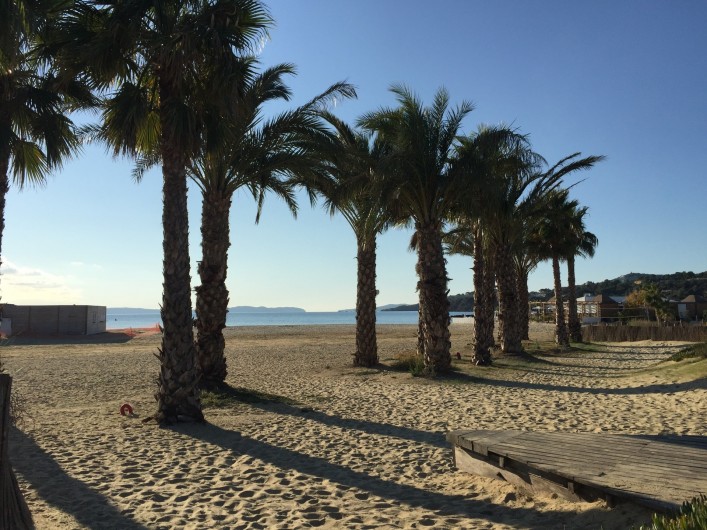 Location de vacances - Appartement à Bormes-les-Mimosas - La plage de la favière