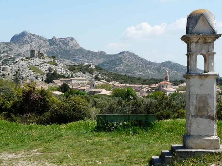 Location de vacances - Villa à Aureille - Village d'Aureille au pied des Alpilles