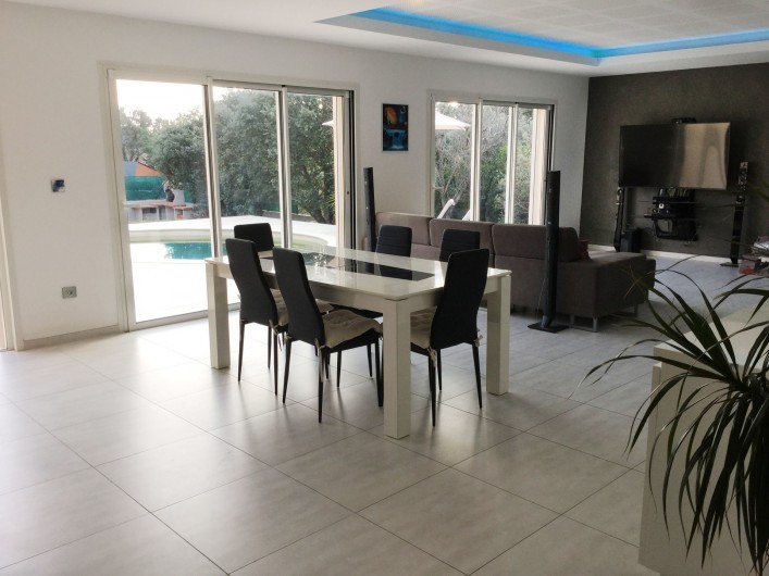 Location de vacances - Villa à Aureille - Salle à manger pour 4 personnes