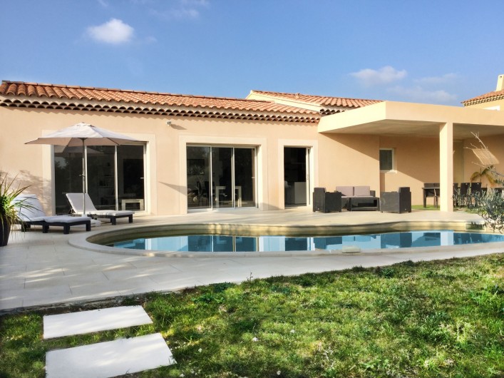 Location de vacances - Villa à Aureille - Maison connectée pour 4 personnes avec piscine privée