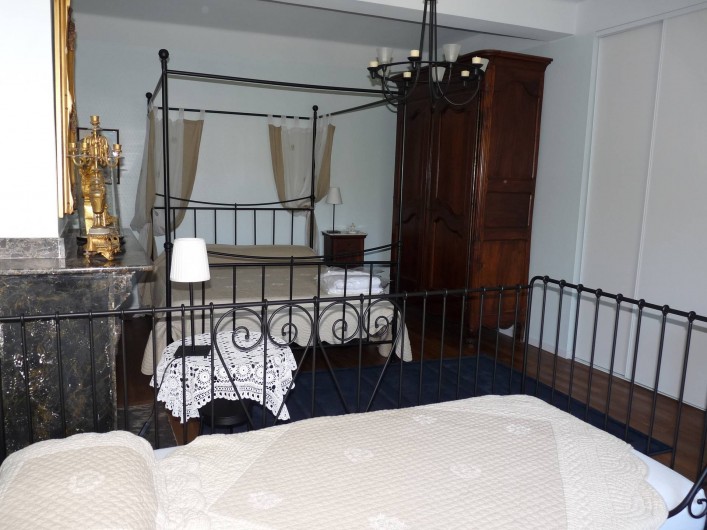 Location de vacances - Gîte à Cournanel - Chambre 3  Gîte adèle lit en 160 et un petit lit en 90 , douche attenante