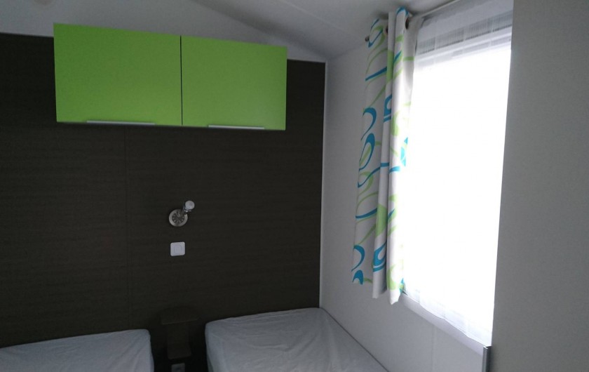 Location de vacances - Bungalow - Mobilhome à Aire-sur-la-Lys - Chambre lits jumeaux 