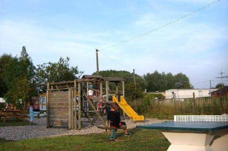 Location de vacances - Bungalow - Mobilhome à Aire-sur-la-Lys - Aire de jeux pour les enfants et ping-pong