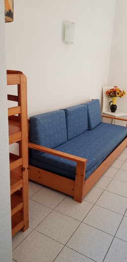 Location de vacances - Villa à Saint-Cyprien Plage - Mezzanine - canapé lit 1 place