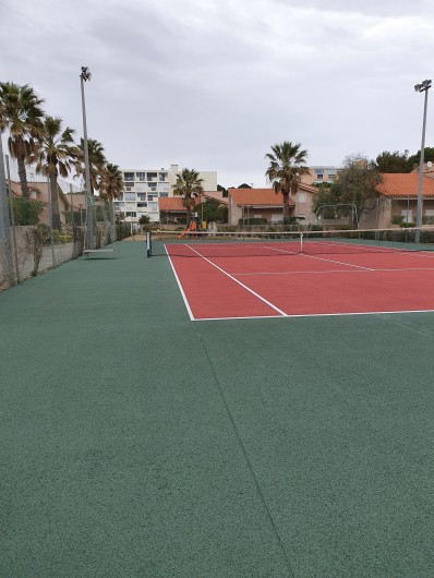 Location de vacances - Villa à Saint-Cyprien Plage - Tennis de la résidence