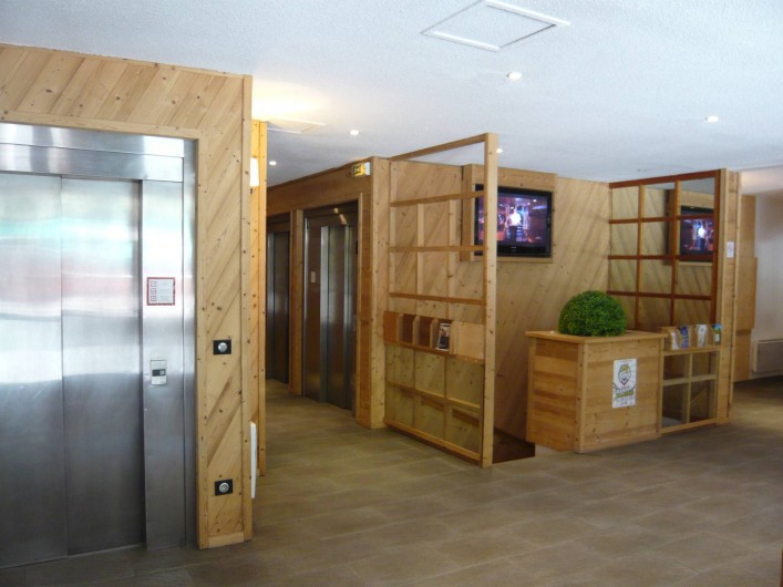 Location de vacances - Appartement à Méribel-Mottaret - hall d'entrée de la résidence
