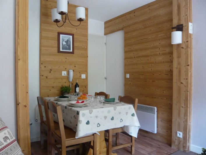 Location de vacances - Appartement à Méribel-Mottaret - Coin repas