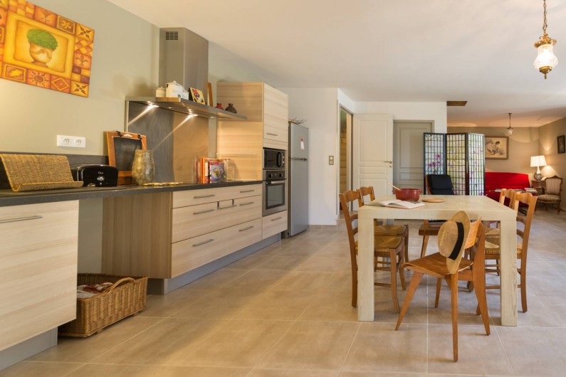 Location de vacances - Villa à Beaulieu-sur-Dordogne - salle de convivialité au rez de jardin *