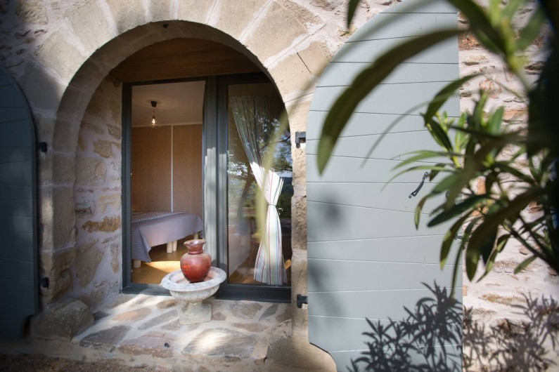 Location de vacances - Villa à Beaulieu-sur-Dordogne - accès direct aux  chambres du rez de jardin