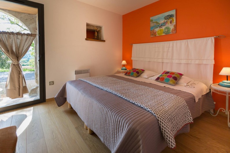 Location de vacances - Villa à Beaulieu-sur-Dordogne - chambre avec la niche murale