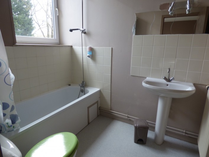 Location de vacances - Gîte à Nouart - salle de bain romarin