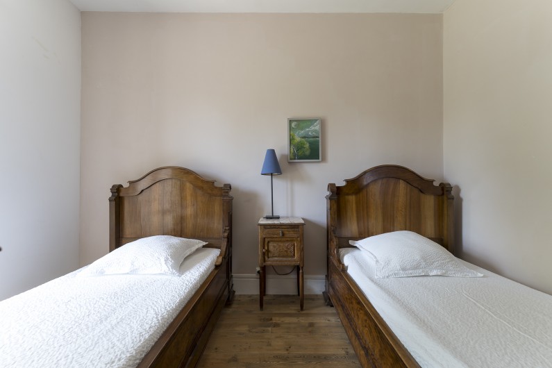 Location de vacances - Gîte à Saint-Alyre-d'Arlanc - Chambre avec lits jumeaux
