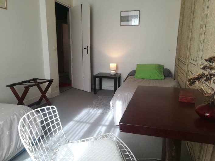 Location de vacances - Gîte à Saint-Georges-sur-Baulche - Chambre grise, 2 lits simples, RDC