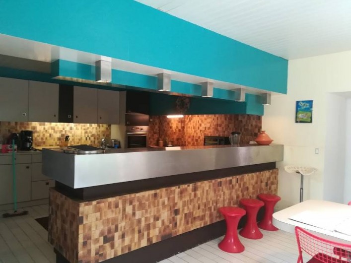Location de vacances - Gîte à Saint-Georges-sur-Baulche - Le bar, dans la cuisine