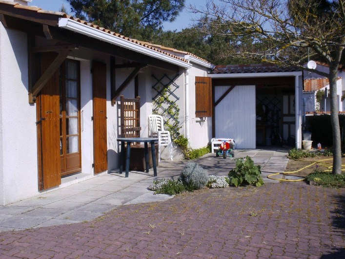 Location de vacances - Villa à La Tranche-sur-Mer - terrasse 2 avec store banne exposition èst