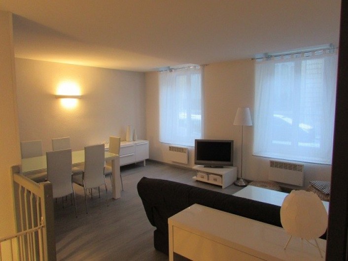 Location de vacances - Appartement à Cauterets - Entrée et Pièce à vivre au rez-de-chaussée