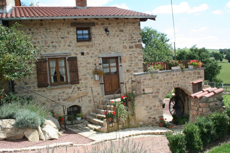 Location de vacances - Gîte à Chirassimont - Maison côté chemin