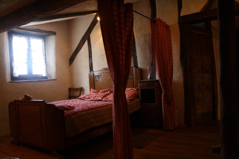 Location de vacances - Gîte à Chirassimont - Chambre dans la mezzanine