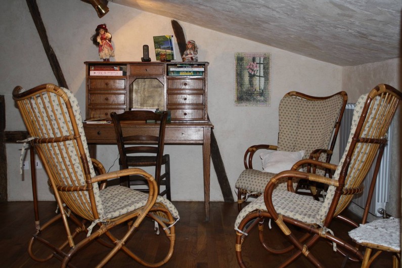 Location de vacances - Gîte à Chirassimont - Recoin salon