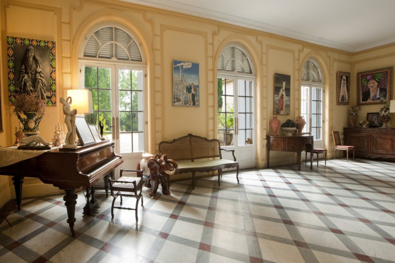 Location de vacances - Chambre d'hôtes à Béziers - Hall d'entrée, les portes du jardin.