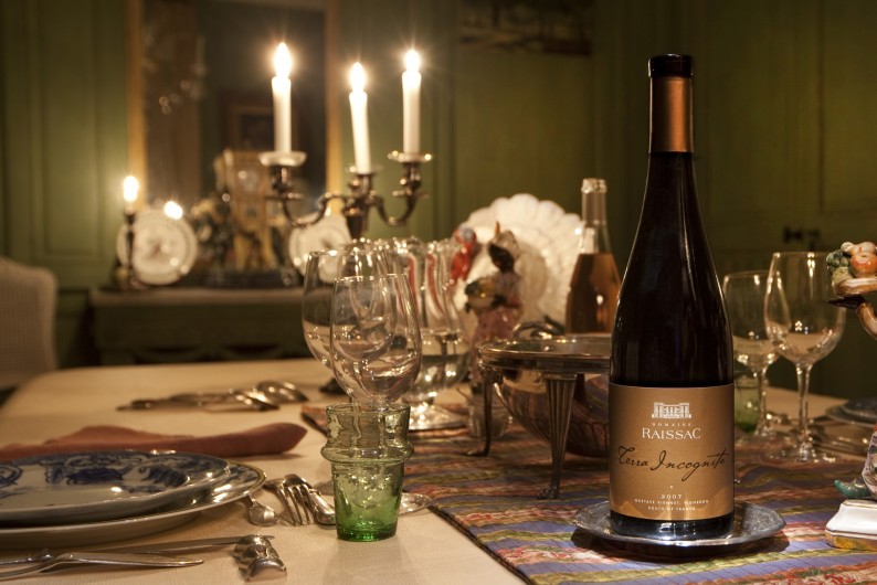Location de vacances - Chambre d'hôtes à Béziers - Salle a manger, découvrez les vins du château.