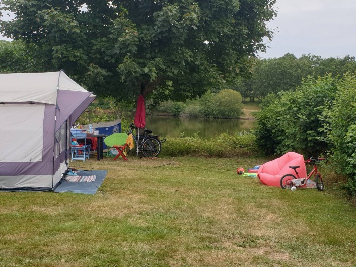 Location de vacances - Camping à Pressignac - Emplacement nu
