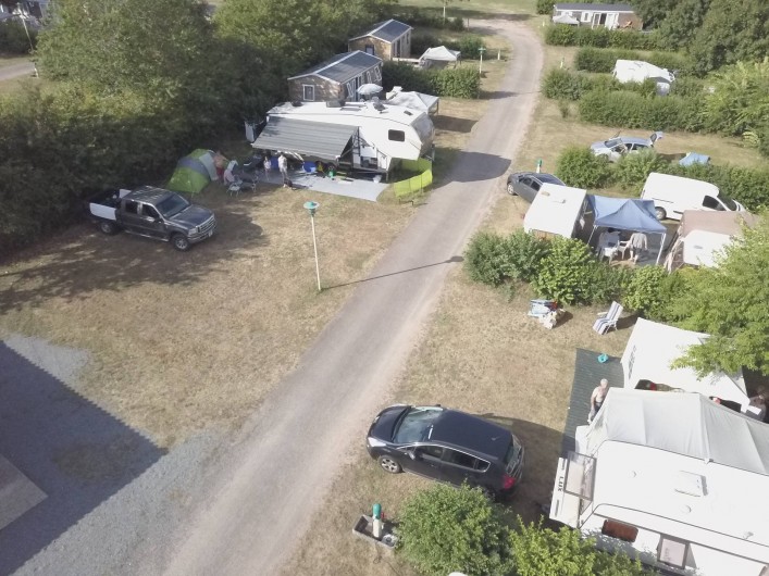 Location de vacances - Camping à Pressignac - Tentes, caravanes et camping-car