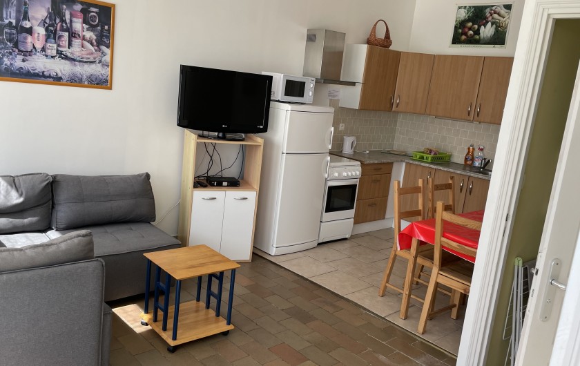Location de vacances - Gîte à Dunkerque - CUISINE ET SALON