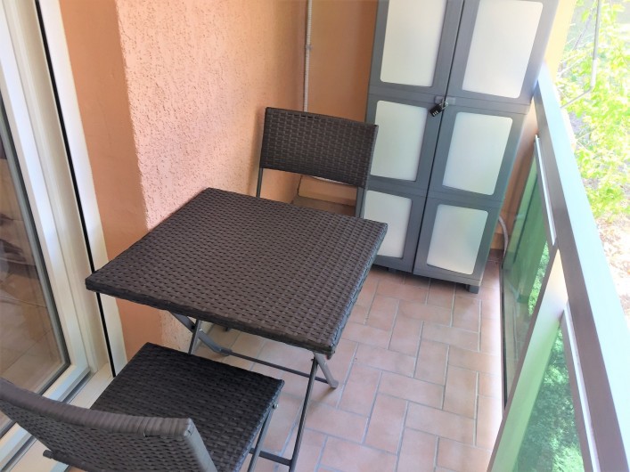 Location de vacances - Studio à Bormes-les-Mimosas - balcon vue sur parc