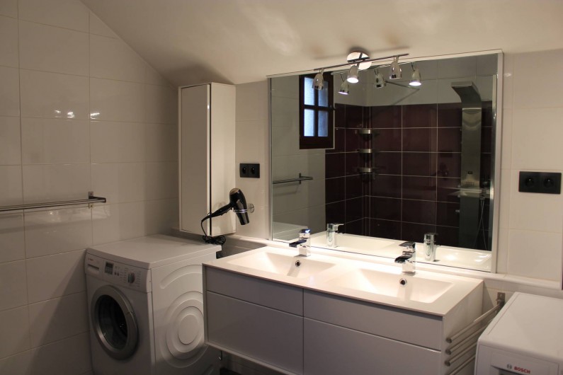 Location de vacances - Appartement à Valloire - SALLE DE BAIN - Lave-linge et sèche-linge