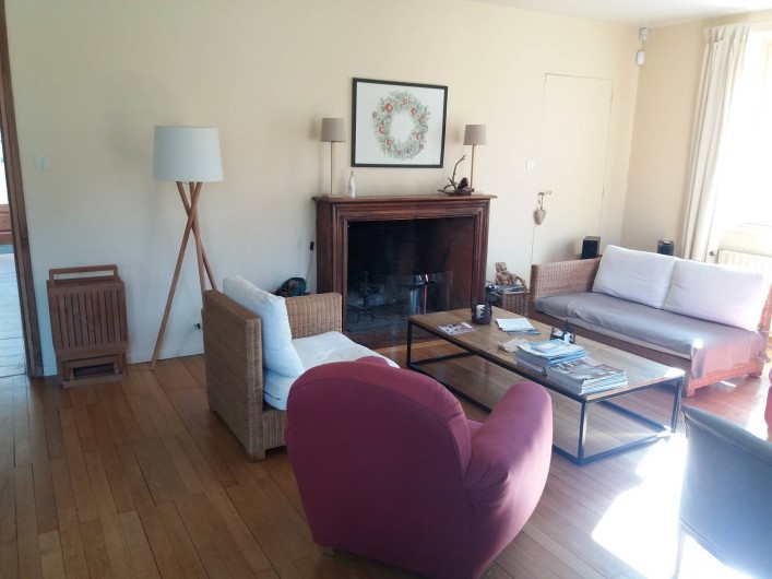 Location de vacances - Villa à Luzenac - Salon (vue avec cheminée)