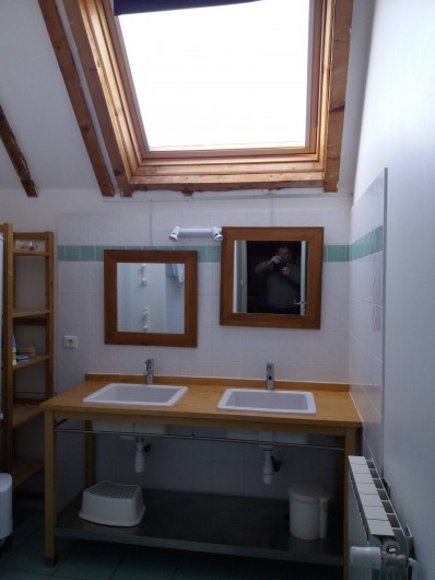 Location de vacances - Villa à Luzenac - Salle d'eau 2ème étage (avec douche )