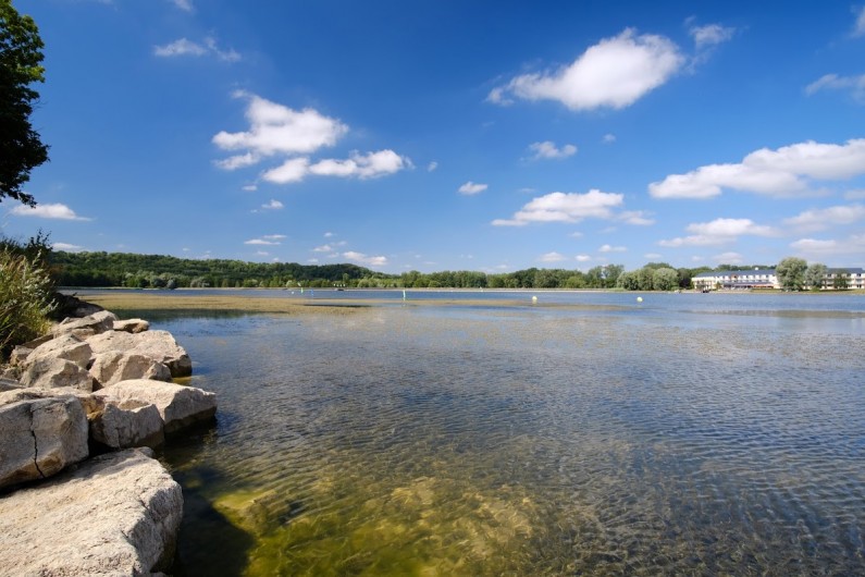 Location de vacances - Gîte à Chevregny - LAC DE MONAMPTEUIL