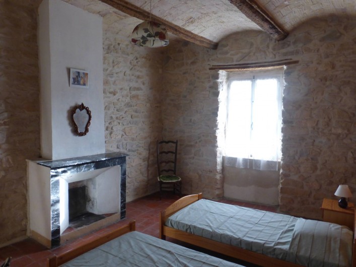 Location de vacances - Mas à Saint-Maurice-de-Cazevieille - Chambre 2 / 3 lits simples