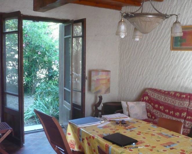 Location de vacances - Maison - Villa à Opoul-Périllos - salon-salle  à manger