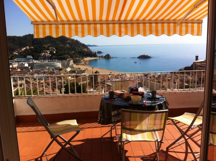 Location de vacances - Appartement à Tossa de Mar - TERRASSE LE MATIN DEPUIS LA SALLE