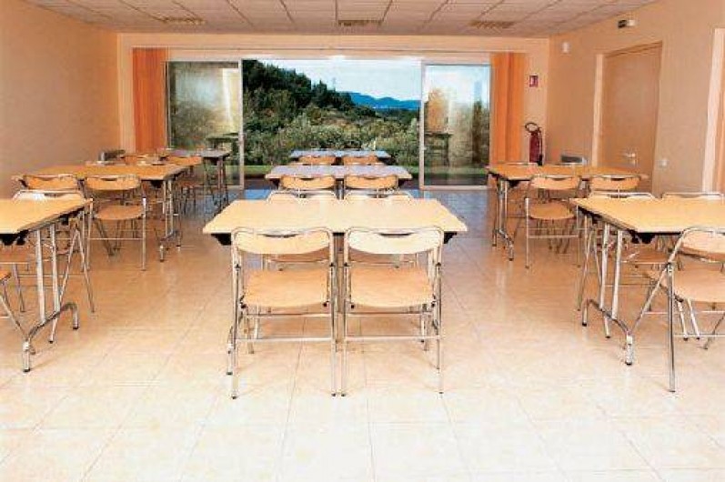 Location de vacances - Gîte à Cuers - La salle de reunion pour les seminaires - Village vacances Lou Bastidou