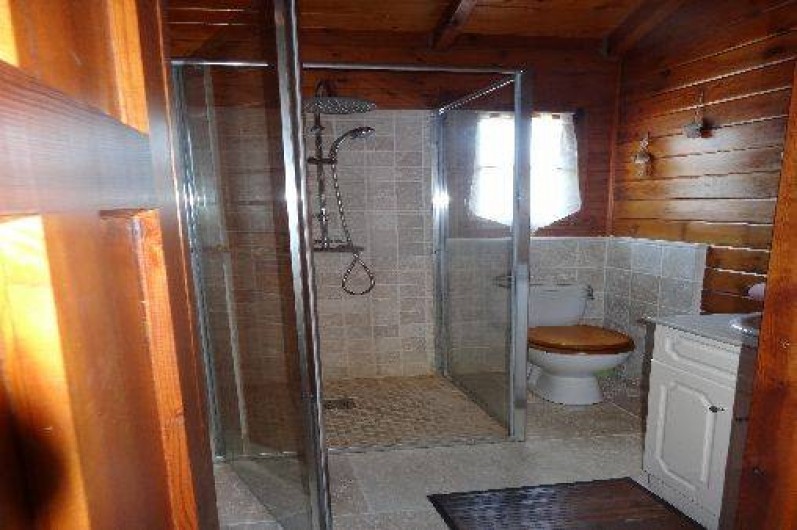 Location de vacances - Chalet à Orto - salle de bain marbre