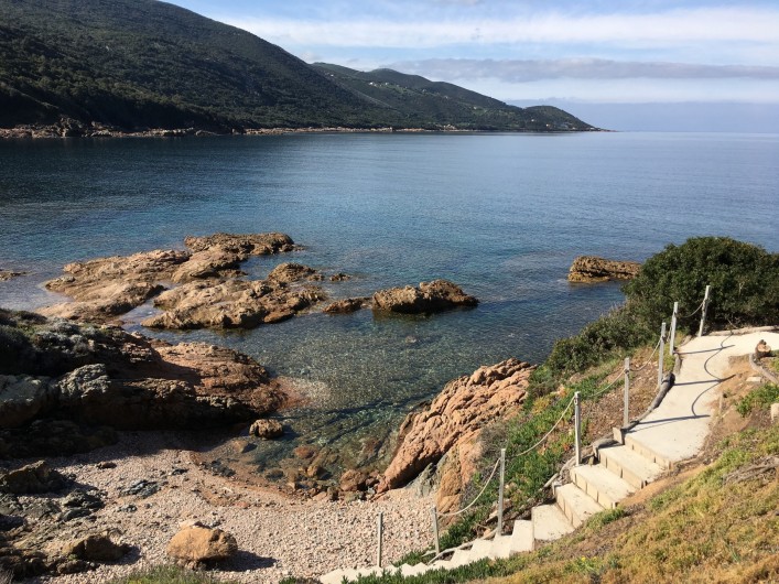 Location de vacances - Villa à Calcatoggio - Descente crique