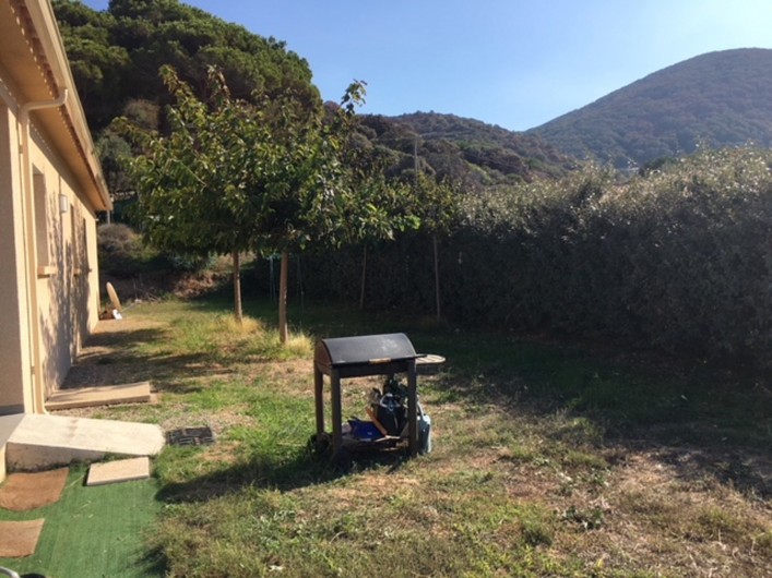 Location de vacances - Villa à Calcatoggio - Espace barbecue