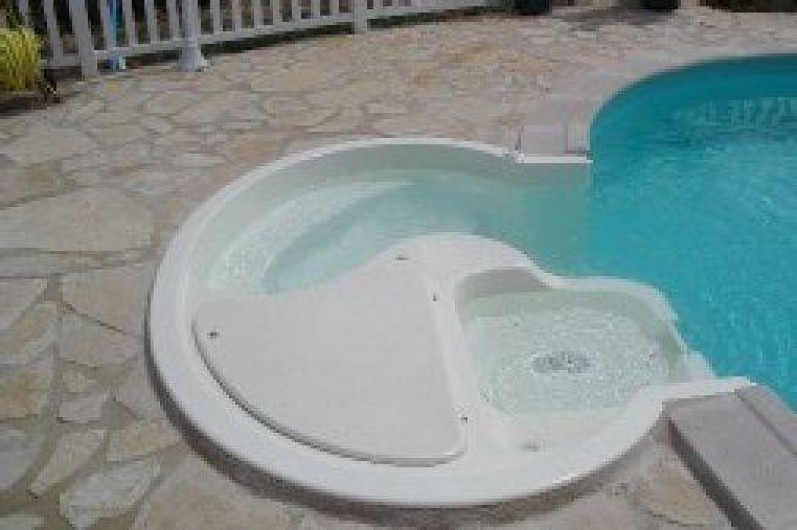 Location de vacances - Maison - Villa à Ornézan - balnéotherapie en bout de piscine