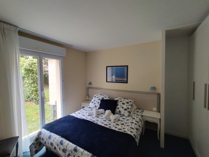 Location de vacances - Appartement à Cabourg - Chambre composée d'un lit de 2x80x200. Ici composition en un lit 160x200.