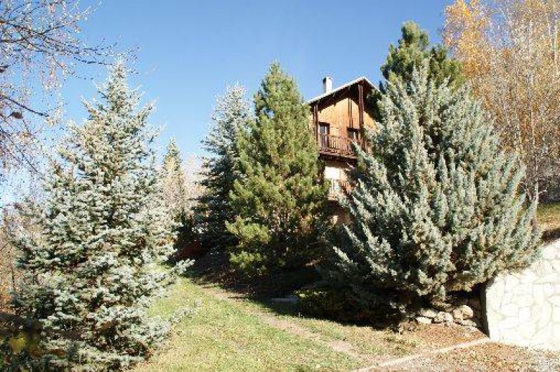 Location de vacances - Chalet à Briançon - arrivée sur le chalet par le parking