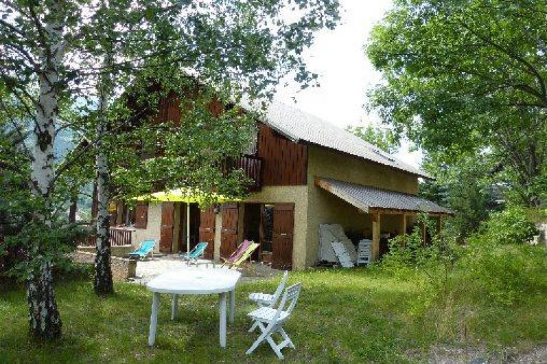 Location de vacances - Chalet à Briançon - terrasse en été